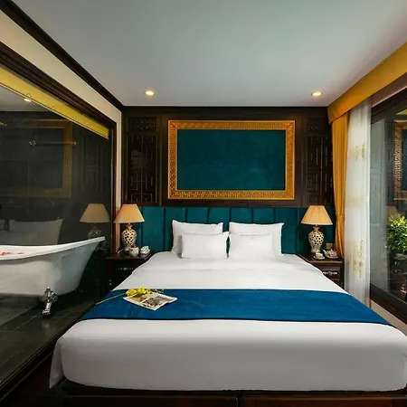 Nostalgia Halong Cruise Hotel Ha Long Exterior photo