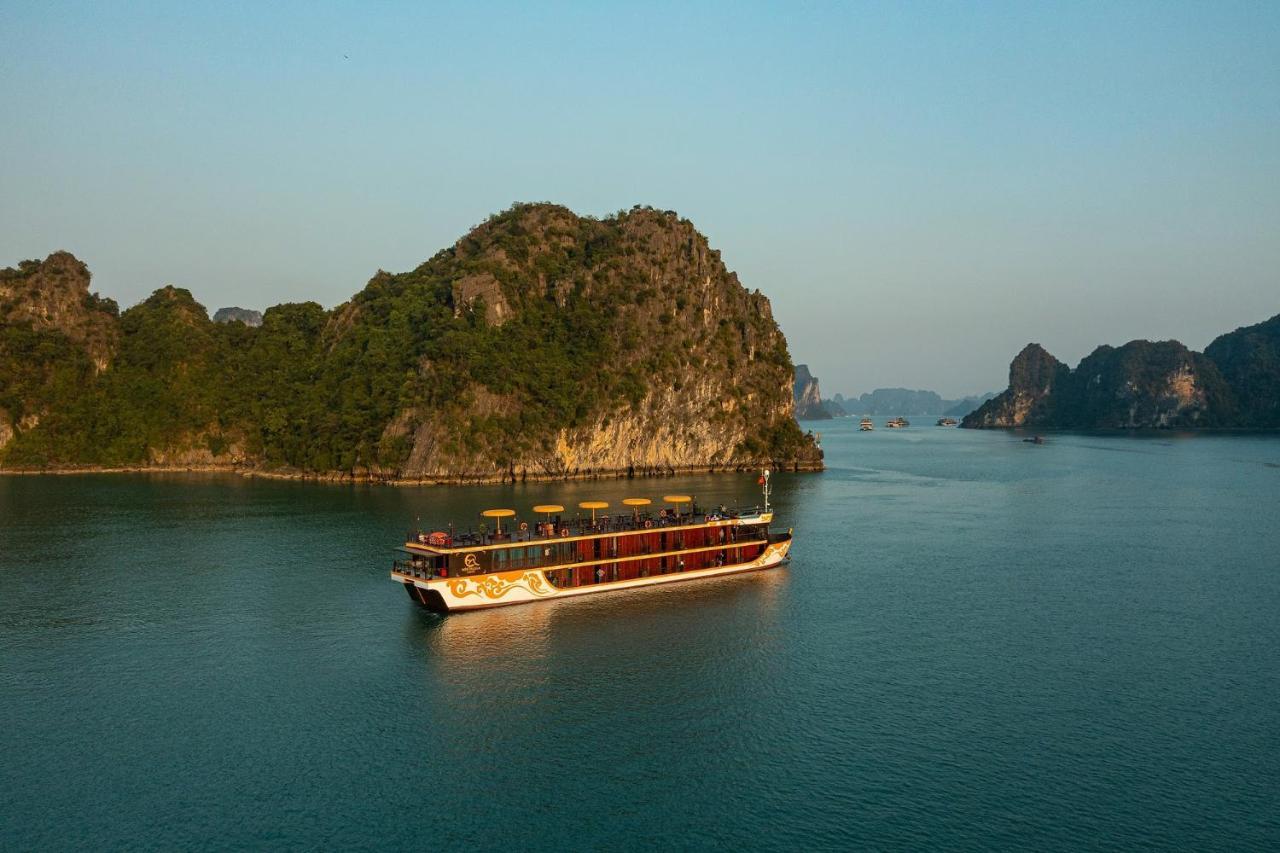 Botel Nostalgia Halong Cruise Hạ Long