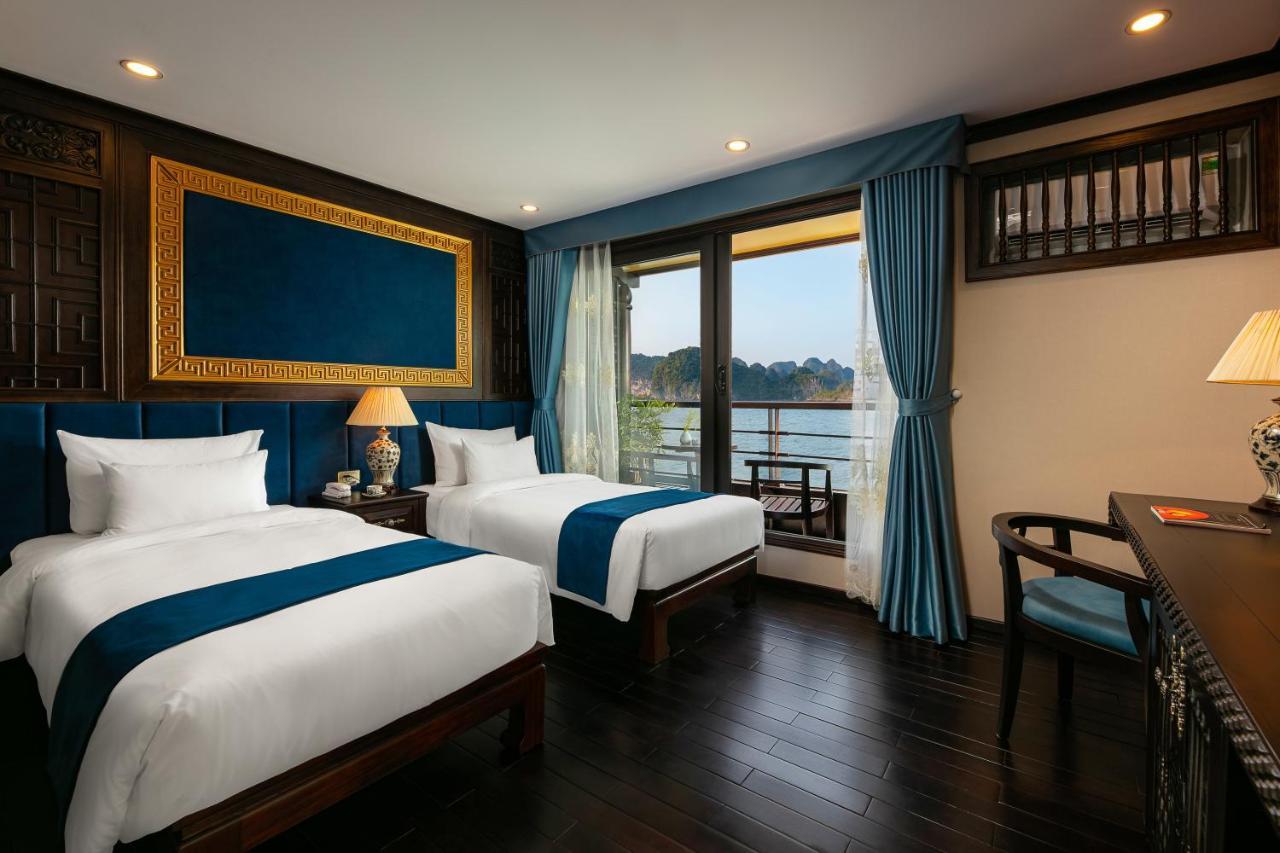 Botel Nostalgia Halong Cruise Hạ Long